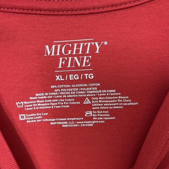 Animal print on a Green Christmas tree on a shortsleeved Red T-shirt! Sz XL - Picture 4 of 5